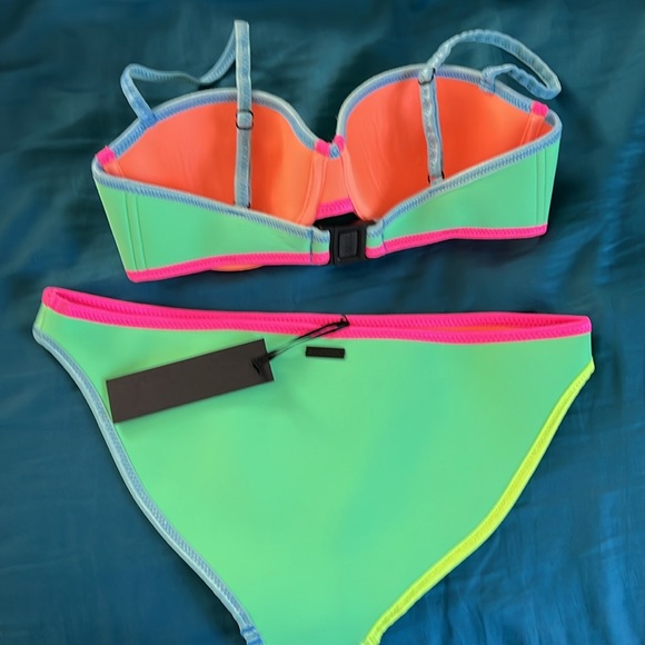 Triangle bikini - Picture 2 of 2